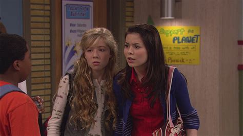 Watch iCarly (2007) Season 1 Episode 1: iCarly - iPilot – Full show on ...