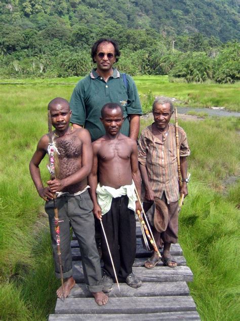 Pygmies of Central Africa | África