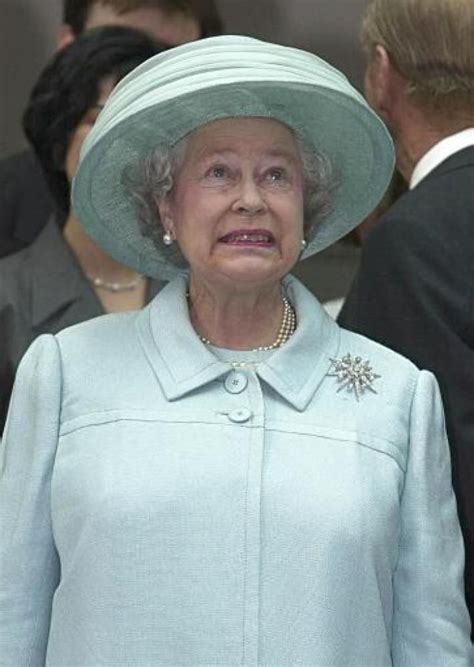 PHOTOS: 30 Funny Pictures Of The Queen | Queen elizabeth, Queen ...