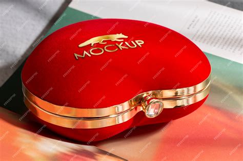 Premium PSD | Clutch with metallic logo design