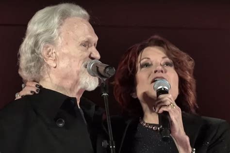 Watch Kris Kristofferson's Sob-Worthy Set at Willie Nelson's Bday