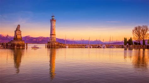 The Lindau Lighthouse and the Bavarian Lion - backiee