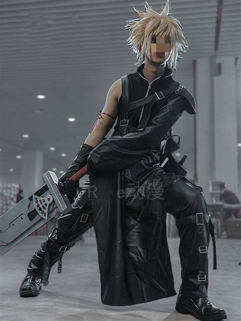 Final Fantasy 7 Cloud Cosplay