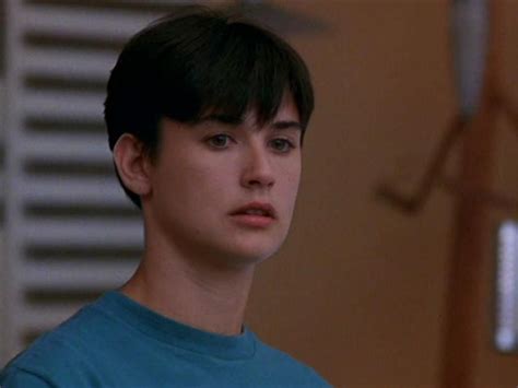 Demi Moore Ghost Haircut - ARVEHO