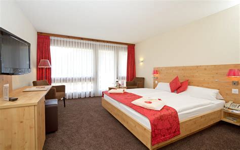 Central Swiss Quality Sporthotel, Davos - Compare Deals