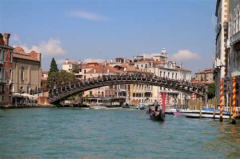 Ponte dell'Accademia, Canal Grande. Art Destination Venice