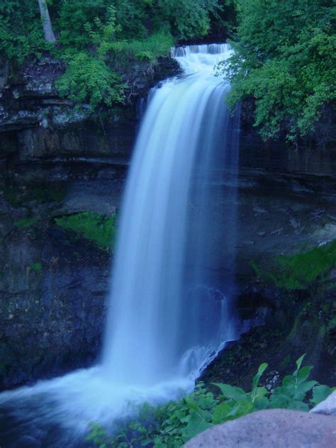 Behind the Minnehaha Falls - World inside pictures