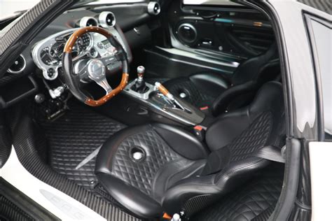 Zonda Interior