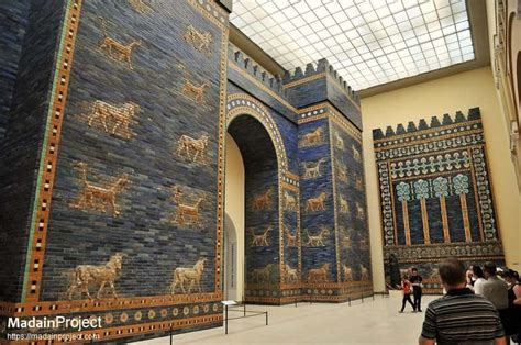 Ishtar Gate (Pergamon Museum) - Madain Project (en)