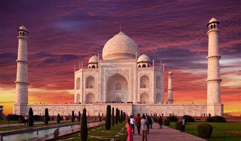 Majestic Taj Mahal Sunset - 4K Ultra HD Wallpaper