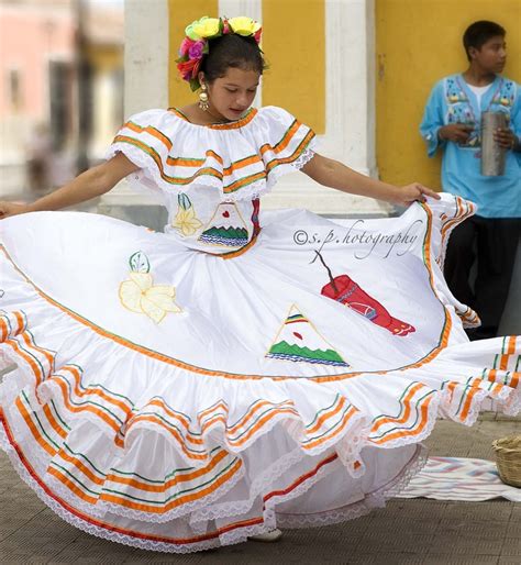 TRAJE TIPICO NICARAGUENSE