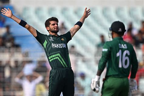 Pakistan v Bangladesh LIVE: Cricket World Cup result…