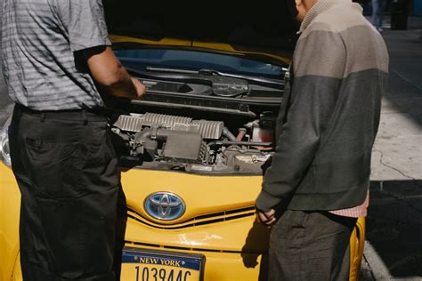 4 Signs Your Car Needs ECU Replacement - YouFixCars.com