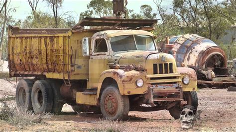 Abandoned trucks in America 2016. Abandoned old trucks. Abandoned rusty ...