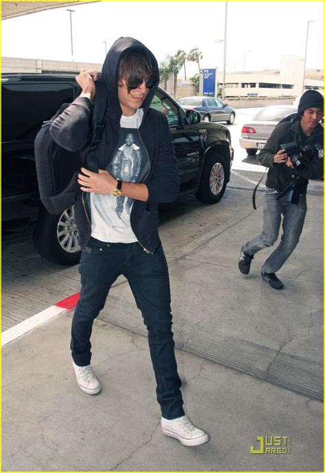 Zac Efron Flies To France | Photo 105791 - Photo Gallery | Just Jared Jr.