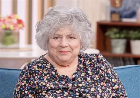 Miriam Margolyes Biography, Age, Career and Net Worth - Contents101