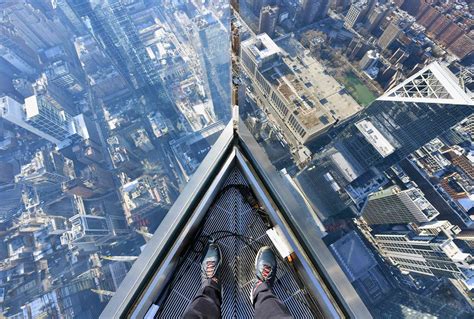 The Edge è la terrazza sospesa sul cielo di New York, per cuori saldi