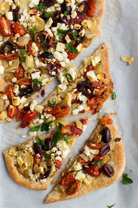 Mediterranean Flatbread | Naturally Ella