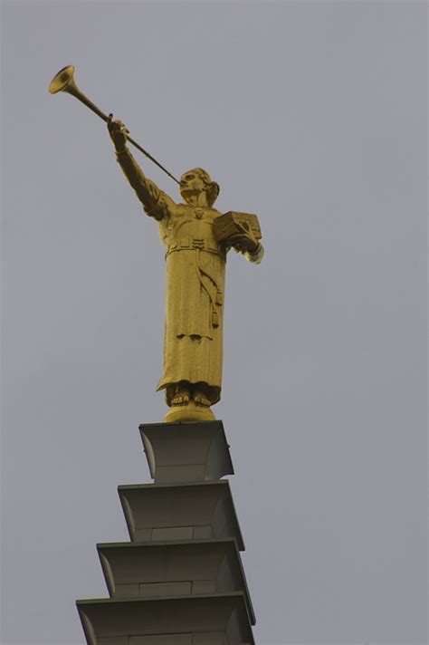 8 Fashions of the Angel Moroni Statue - LDS.net