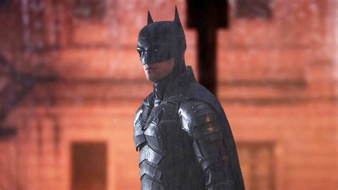 Robert Pattinson’s Batman Suit: Everything To Know About His Batsuit ...