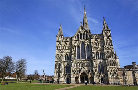 Salisbury Cathedral Wiltshire Photograph by Robert Preston - Fine Art ...