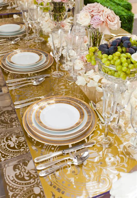 44 Fancy Table Setting Ideas for Dinner Parties and Holidays