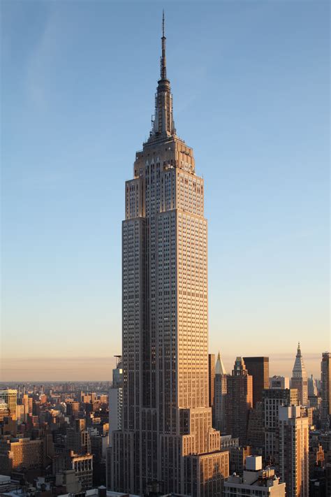 Sunset over Empire State Building with Maple Leaf Tours