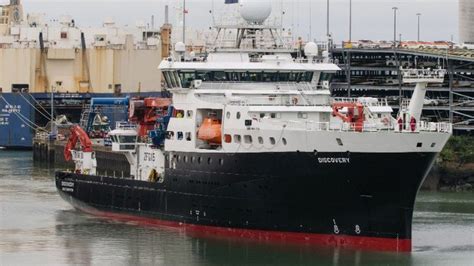 Royal Research Ship Discovery departs on 9,000-mile expedition - BBC News