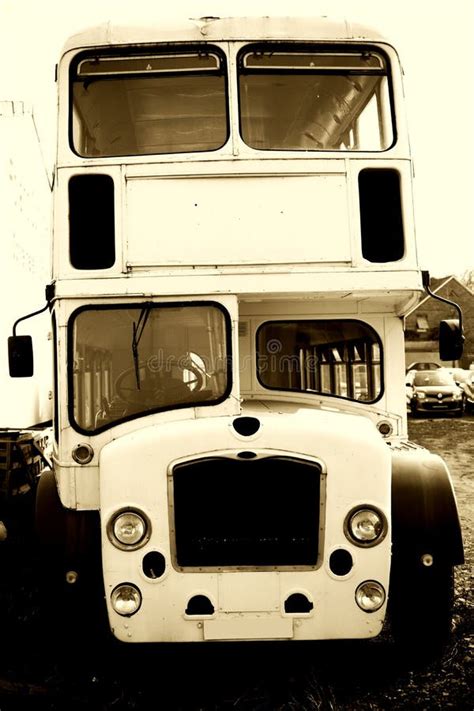 174 Double Decker Bus Front View Stock Photos - Free & Royalty-Free ...