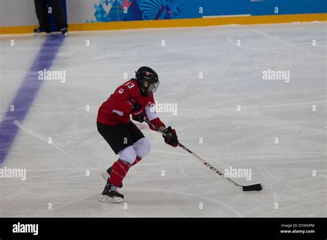 Caroline ouellette canada usa hi-res stock photography and images - Alamy