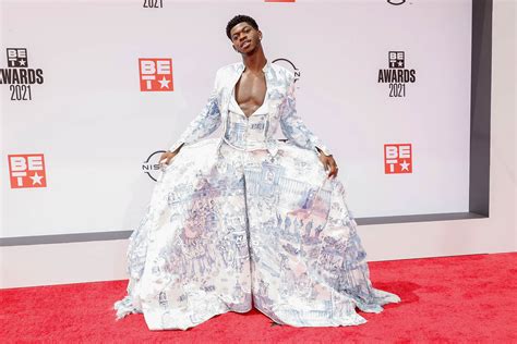 Lil Nas X wears larger-than-life gown at BET Awards 2021