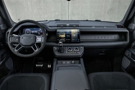 2025 Land Rover Defender Interior - Joice Madelle