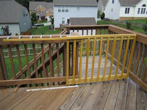 My 2 Jobs: DIY: A (Sliding) Gate for my Deck