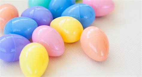 After the Easter Egg Hunt :: 3 Ways to Reuse Plastic Eggs