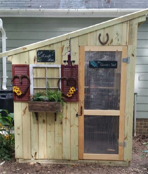 Best Creative Chicken Coop Decor Ideas to Steal (21) | Garden shed diy ...