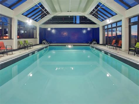 Holiday Inn Vancouver-Centre (Broadway) - Free Internet & More