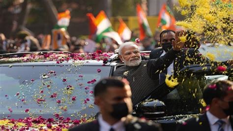 Massive rally of BJP workers greets PM Modi at grand roadshow in Delhi ...