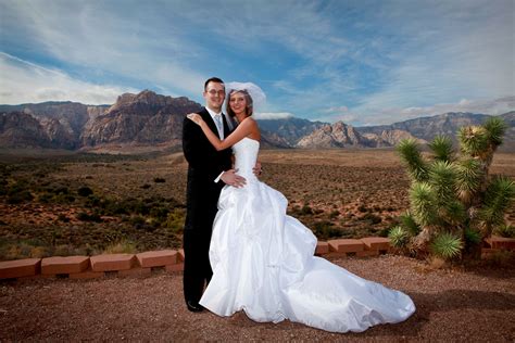 Scenic Weddings in Las Vegas: Red Rock Canyon Weddings this fall!