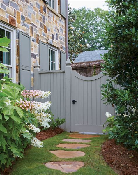 Do's and Don'ts for Choosing the Right Fence Colour | Maria Killam