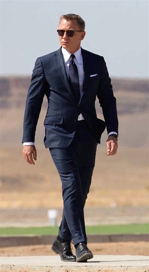 Spectre - Bond's Navy Suit » BAMF Style