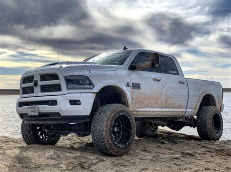 Meet the White Ghost – Lifted 2017 Dodge Ram 2500 Laramie on 37s ...