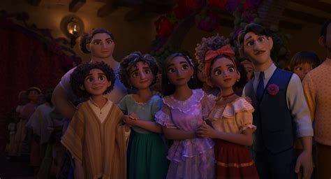 ‘Encanto’ Preview: Disney and Lin-Manuel Miranda Embrace Latin America ...