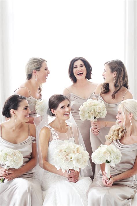 bridesmaids-laughing | Araujo Photography