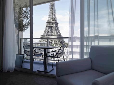 Top 18 Hotels With A View Of The Eiffel Tower In Paris | ItsAllBee