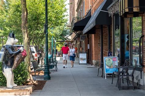 20+ Great Things to Do in Hendersonville NC (+ Our Top 5!)