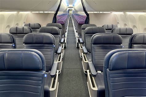 Putting United’s new interior to the test on the Boeing 737 MAX 8