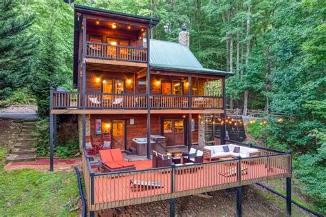 This Blue Ridge Mountain Cabin has 3 Levels of Decks + a Hot Tub and ...