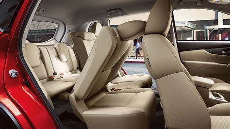 2017 Nissan Rogue interior