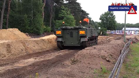 FV432 tank rijden bij Traffic Control - YouTube