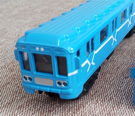 Metro train 81-717: my conversion from a Technopark toy